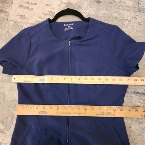 Jaanuu Navy Blue Scrub Set Short Sleeve Zip Top 7-Pocket Cargo Pants Size XS - Picture 9 of 16
